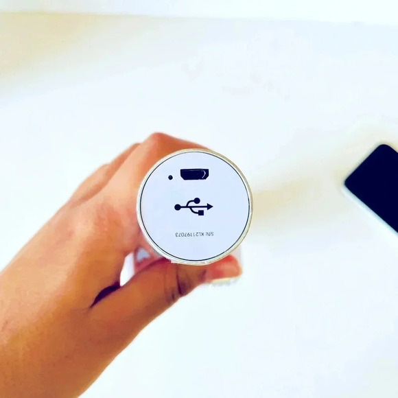 Tzumi Pop Solo Karaoke Microphone Gem Edition with Phone Holder - Picture 7 of 8